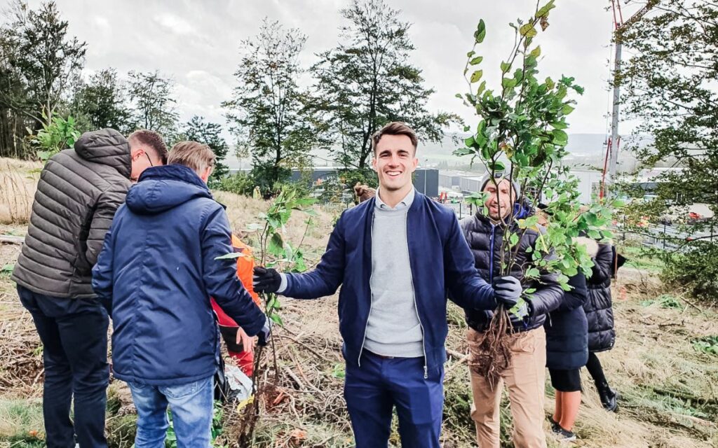 Michael Hines bei der Aufforstung im Wald von Haiger