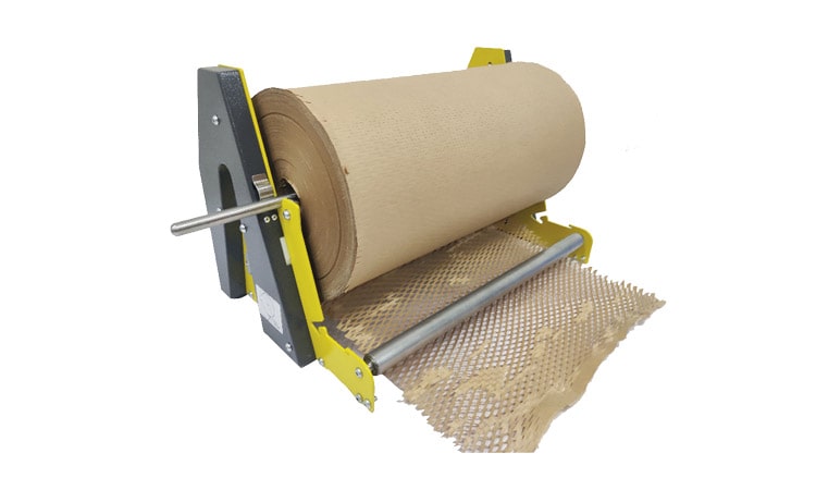 Braunes Wabenpapier auf dem ProtectWrap Papierpolstergerät